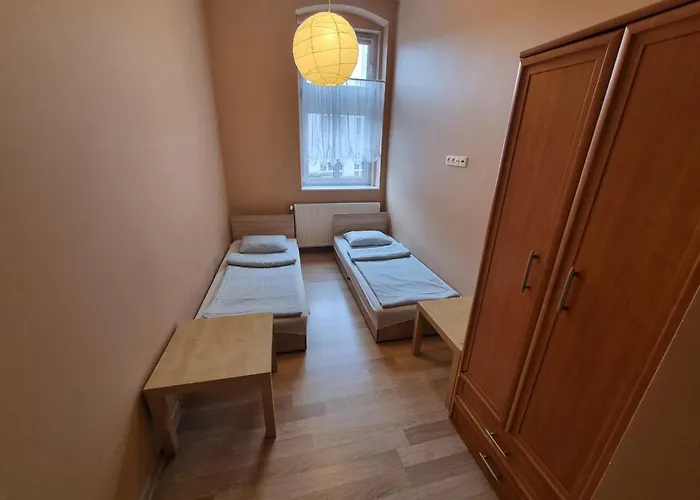 Tanie Spanie Przy Targach Poznanskich - Zameldowanie Bezobslugowe-