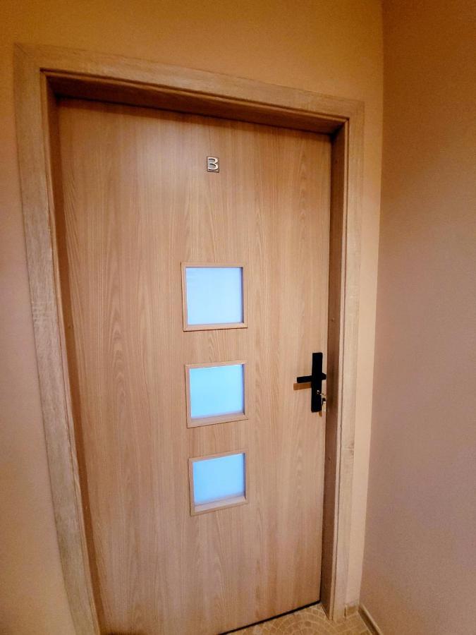 Tanie Spanie Przy Targach Poznanskich - Zameldowanie Bezobslugowe- Homestay