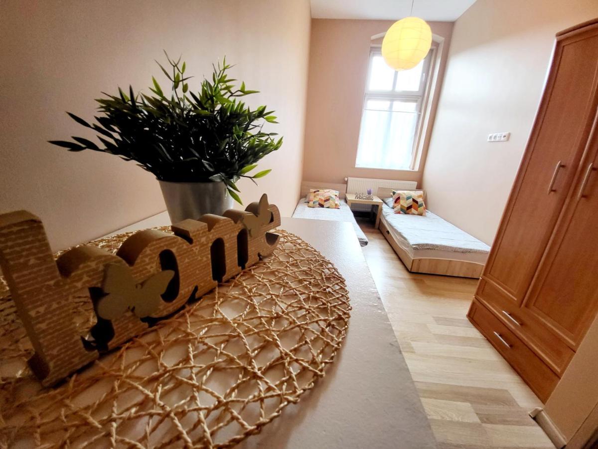 Tanie Spanie Przy Targach Poznanskich - Zameldowanie Bezobslugowe- Habitación en casa particular Poznan